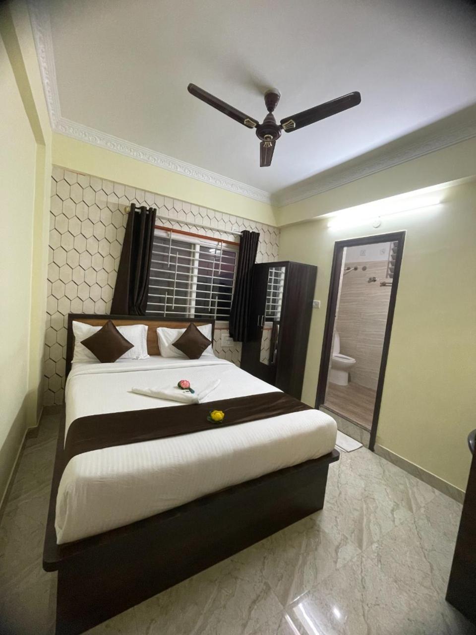 Hotel East Park Electronic City Kammasandra Zimmer foto