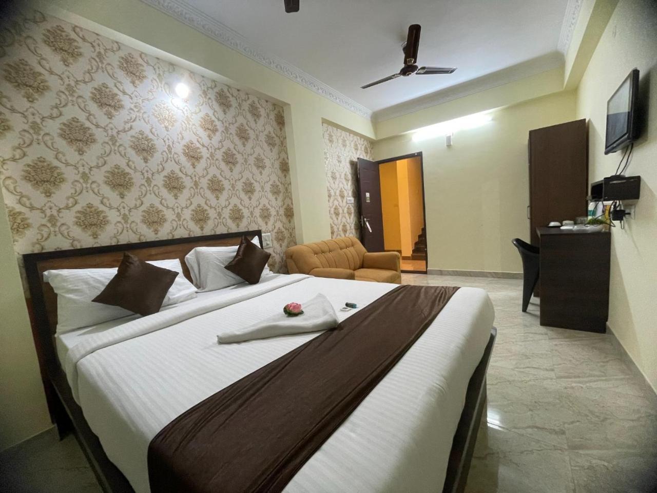 Hotel East Park Electronic City Kammasandra Zimmer foto